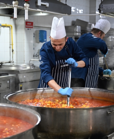 BURSA'NIN DAYANIŞMA MUTFAĞI BÜYÜYOR