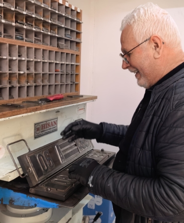 BURSA'DA APP PLAKA DENETİMİ SONRASI KUYRUK OLUŞTU BURSA'DA SÜRÜCÜLER CEZA KORKUSUYLA PLAKA DEĞİŞTİRİYOR