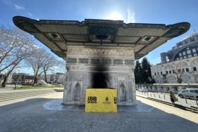 300 YILLIK TOPHANE ÇEŞMESİ ATEŞ YAKILMASI SONUCU ZARAR GÖRDÜ TARİHİ TOPHANE ÇEŞMESİ'NİN MERMERLERİ ATEŞ NEDENİYLE KARARDI