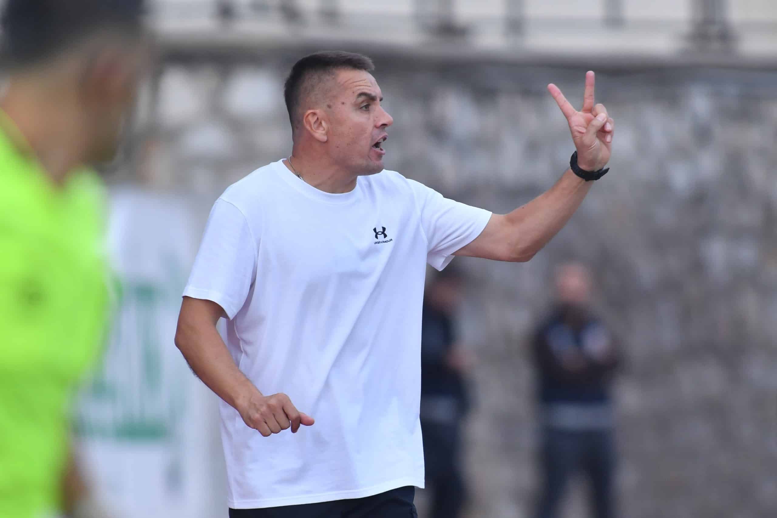 İNEGÖLSPOR HOCASIYLA YOLLARI AYIRDI