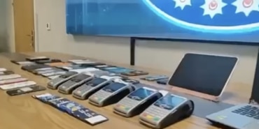 BURSA'DA YATIRIM DOLANDIRICILIĞI OPERASYONU: 9 TUTUKLAMA SİBER POLİS 7 MİLYAR TL'LİK VURGUNU ORTAYA ÇIKARDI BURSA'DA 7 MİLYAR TL HACMİNDE DOLANDIRICILIK ŞEBEKESİ ÇÖKERTİLDİ