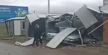 BURSA'DA KONTROLDEN ÇIKAN OTOMOBİL PREFABRİK YAPIYA GİRDİ