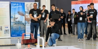 BURSA ERKEK LİSESİ TÜRKİYE'NİN GURURU OLDU ÖĞRENCİLER, ROBOTİK YARIŞMASINDA DÜNYA İKİNCİSİ OLDU