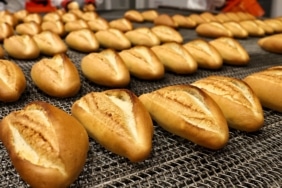 BURSA'DA EKMEK ZAMLANDI 1 NİSAN TARİHİNDEN İTİBAREN 200 GRAM EKMEK 17,5 LİRA OLDU