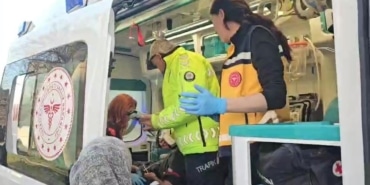 BURSA'DA FENALAŞAN SERVİS ŞOFÖRÜ KALDIRIMA ÇIKIP GÜÇLÜKLE DURABİLDİ