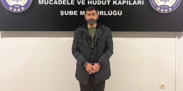 BURSA'DA SAHTE AVUKAT GÖÇMENLERİ DOLANDIRDI, YAKALANDI TUTUKLANDI