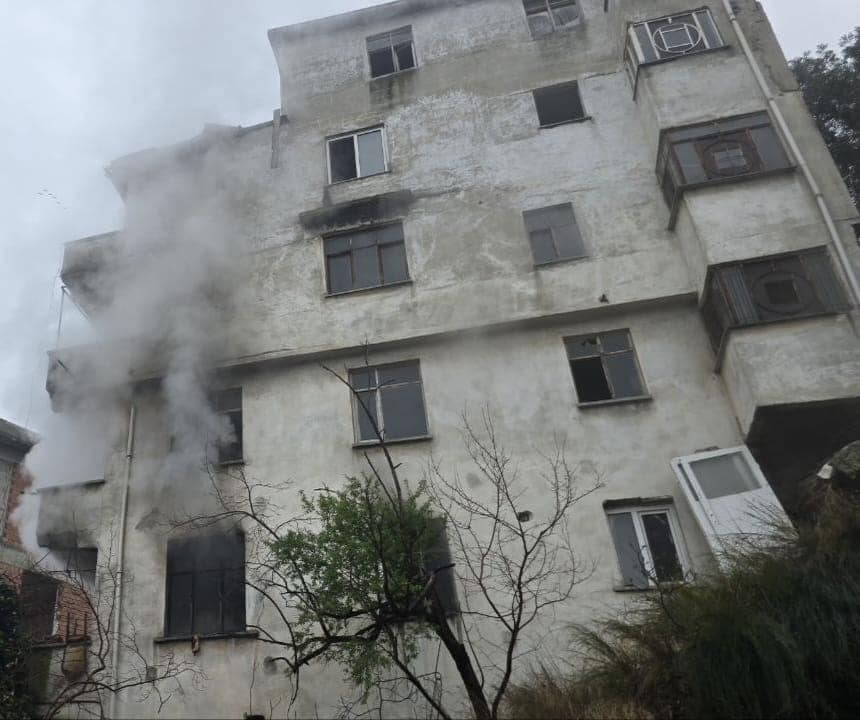 MUDANYA'DA APARTMANDA YANGIN PANİĞİ