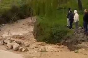 KURAKLIĞIN ARDINDAN GELEN SAĞANAK İZNİK'İ VURDU TARIM ARAZİLERİ SULAR ALTINDA KALDI