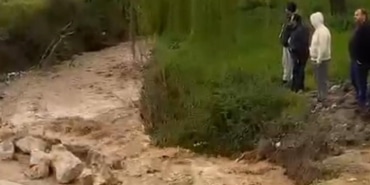 KURAKLIĞIN ARDINDAN GELEN SAĞANAK İZNİK'İ VURDU TARIM ARAZİLERİ SULAR ALTINDA KALDI