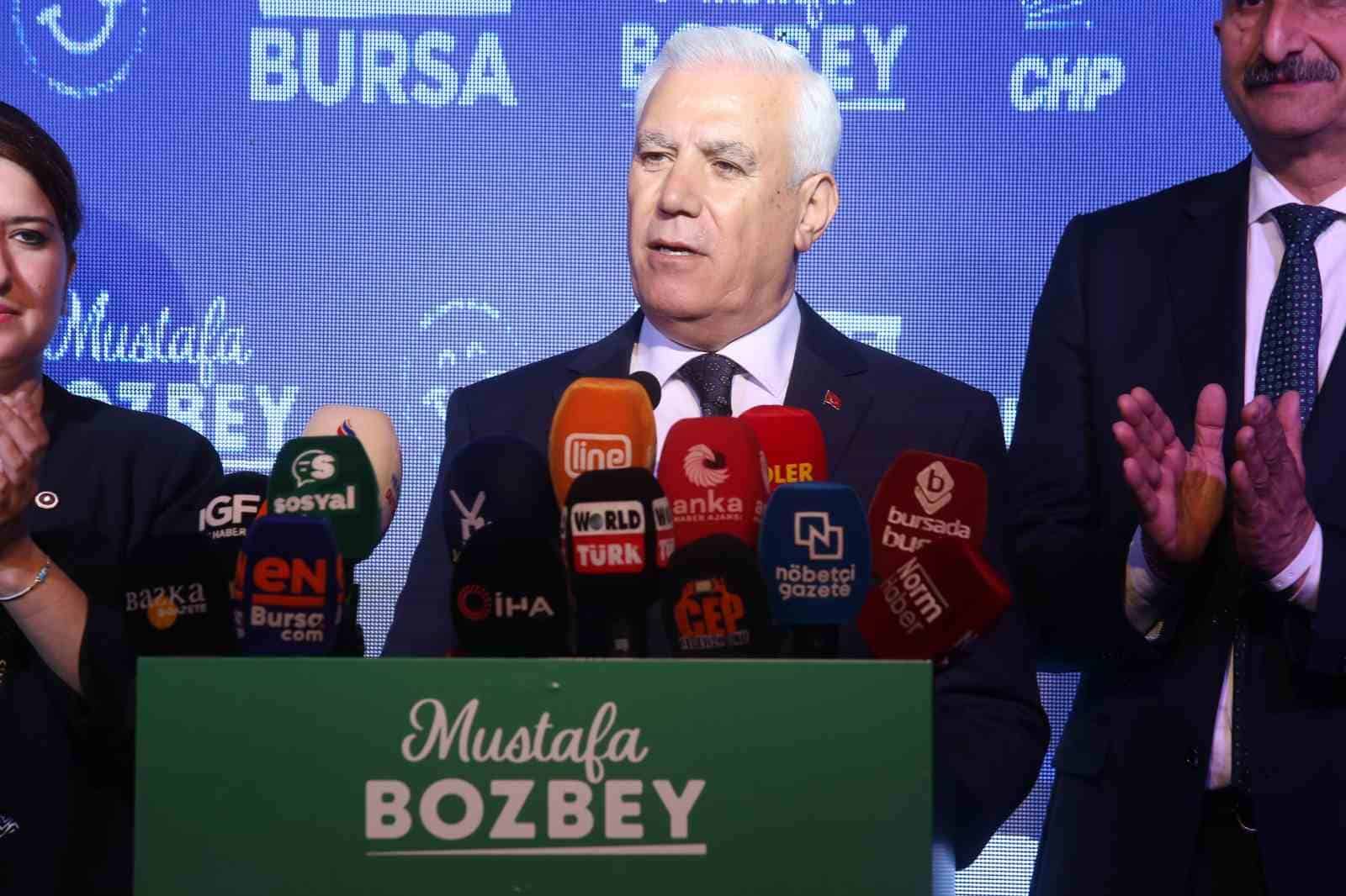 BURSA BÜYÜKŞEHİR BELEDİYE BAŞKAN ADAYI BOZBEY: "YARIN SABAHTAN İTİBAREN BU KENTTE HERKES MUTLU YAŞAYACAK" "BİZİM YARIM KALAN HAYALLERİMİZ VARDI, BUGÜN O HAYALLERİMİZİ TAMAMLADIK"