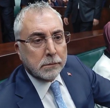 BAKAN IŞIKHAN: "EMEKLİ İKRAMİYELERİNİN ERKEN ÖDENMESİ İÇİN ÇALIŞMA YAPABİLİRİZ"