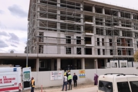 BURSA'DA İNŞAATIN 2. KATINDAN DÜŞEN İŞÇİ YARALANDI