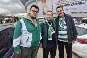 BURSA'DAN ESKİŞEHİRSPOR'A KARDEŞLİK ZİYARETİ ESKİŞEHİRSPOR VE BURSASPOR SÜPER LİG YOLUNDA EL ELE BURSALI TARAFTAR HASAN KARATAŞ: "BURASI BİZİM İÇİN DEPLASMAN DEĞİL, EV SAHİBİ GİBİ HİSSEDİYORUZ"
