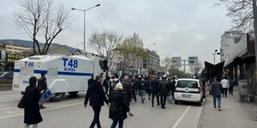 CHP'LİLER ANKARA YOLUNU TRAFİĞE KAPATINCA POLİS MÜDAHALE ETTİ