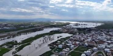 KARACABEY OVASI SULAR ALTINDA KALDI YAĞIŞLAR SEBEBİYLE DERELER TAŞTI, 10 BİN DÖNÜMDEN FAZLA TARIM ARAZİSİ SULAR ALTINDA KALDI