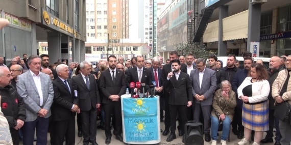 İYİ PARTİ BURSA'DA İSTİFA DALGASI: İLÇELERDE PEŞ PEŞE AYRILIKLAR