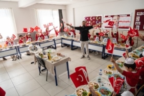 ZEYTİN KÜLTÜRÜ MİNİK ŞEFLERLE GELECEĞE TAŞINIYOR MARMARABİRLİK'TEN ÖRNEK PROJE