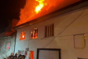 30 YAŞINDAKİ ŞAHIS YALNIZ YAŞADIĞI EVDE YANARAK CAN VERDİ