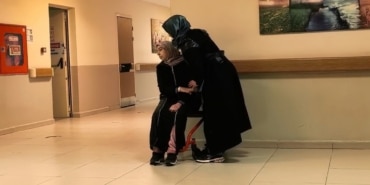 EMZİRDİĞİ BEBEĞİ SOLUKSUZ KALIP ÖLDÜ İKİ GÜNLÜK BEBEK NEFES BORUSUNA SÜT KAÇIP ÖLDÜ