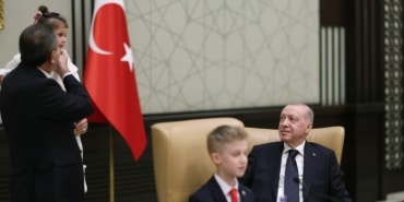CUMHURBAŞKANI ERDOĞAN, 23 NİSAN'DA KOLTUĞUNU CİVAN BORAN'A DEVRETTİ