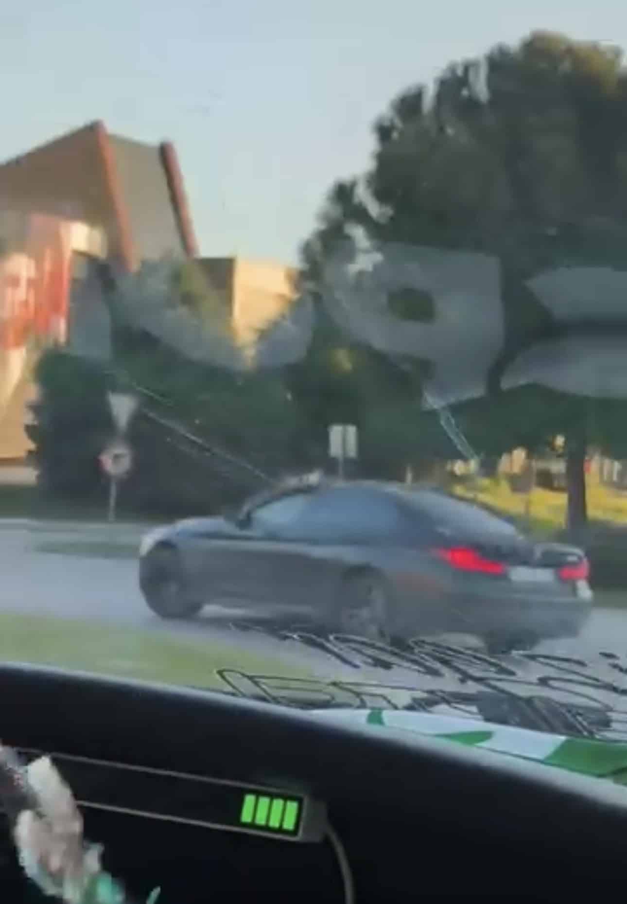 BURSA'DA OTOMOBİL BÖYLE DRİFT ATTI