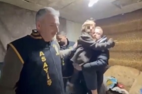 ALMAN ANNE "NAZAR"A GELDİ ALMAN REBECCA, 7 YILDIR KAVUŞMAYI BEKLEDİĞİ OĞLU NAZAR'I ALMAK İÇİN BURSA'YA GELDİ ALMAN ANNE NAZAR'INA KAVUŞTU