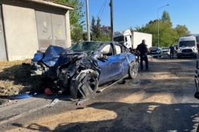 İZMİR'DE FRENİ BOŞALAN TIR 10 ARACA ÇARPTI: 1'İ POLİS 3 KİŞİ HAYATINI KAYBETTİ, 5 KİŞİ YARALANDI