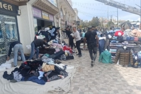 ANTALYA'DA İŞ MERKEZİNDE YANGIN PANİĞİ DUMANDAN ETKİLENEN 2 KİŞİ HASTANEYE KALDIRILDI, ESNAF ÜRÜNLERİ KURTARMAK İÇİN BÜYÜK ÇABA HARCADI