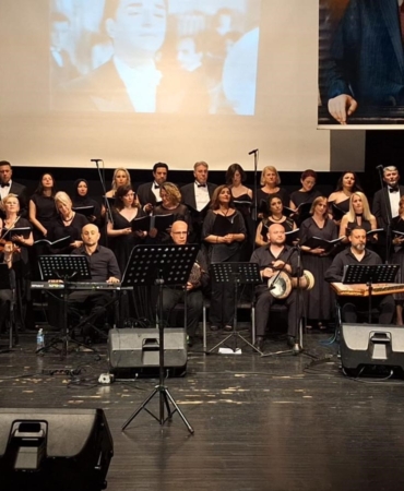 BURSA'DA ZEKİ MÜREN ŞARKILARI GECESİ