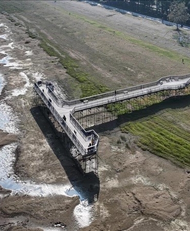 GEMLİK GÜBRE SUYUN YÜZDE 43'ÜNÜ ÇEKİYOR, İZNİK GÖLÜ KURUYOR TÜRKİYE'NİN 5. BÜYÜK GÖLÜ İZNİK'TE YOĞUN YAĞIŞLARA RAĞMEN SU SEVİYESİ İSTENEN DÜZEYDE DEĞİL CHP BURSA MİLLETVEKİLİ ORHAN SARIBAL: "GEMLİK GÜBRE'NİN ÇEKTİĞİ SU, DOĞAL DENGESİNİN YARISINA DENK GELİYOR" "RAKAMLAR CARGİLL YETKİLİLERİNİN AÇIKLAMASI İLE ÇELİŞİYOR" "İZNİK GÖLÜ ANCAK HAVZA BAZLI BİLİMSEL SU YÖNTEMİYLE KORUNABİLİR"