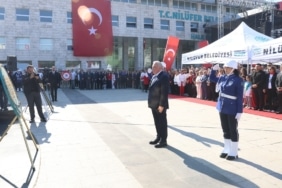 NİLÜFER, 19 MAYIS'I CUMHURİYET MEYDANI'NDA KARŞILADI