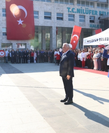NİLÜFER, 19 MAYIS'I CUMHURİYET MEYDANI'NDA KARŞILADI