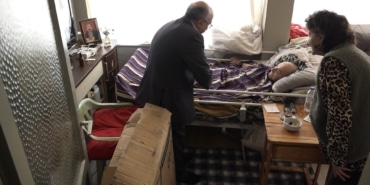 KİMSEDEN GÖRMEDİĞİ VEFAYI ESKİ EŞİ GÖSTERDİ BAYRAMA SAYILI GÜNLER KALA, ENGELLİ BİREYLERİN YÜZÜ GÜLDÜ