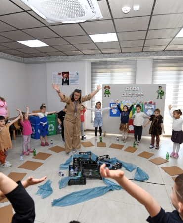 OSMANGAZİ BELEDİYESİ ÇOCUKLARA ÇEVRE BİLİNCİ KAZANDIRIYOR OSMANGAZİ'DE ÇOCUKLARA "GELECEK İÇİN HAREKETE GEÇ" ÇAĞRISI