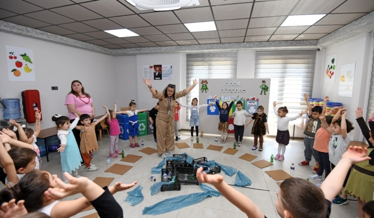 OSMANGAZİ BELEDİYESİ ÇOCUKLARA ÇEVRE BİLİNCİ KAZANDIRIYOR OSMANGAZİ'DE ÇOCUKLARA "GELECEK İÇİN HAREKETE GEÇ" ÇAĞRISI