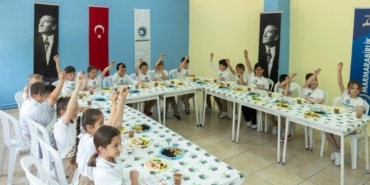GELECEĞİN SOFRALARI ERDEK'TE KURULDU MİNİK ŞEFLER ZEYTİN KÜLTÜRÜYLE BULUŞTU