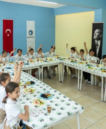 GELECEĞİN SOFRALARI ERDEK'TE KURULDU MİNİK ŞEFLER ZEYTİN KÜLTÜRÜYLE BULUŞTU