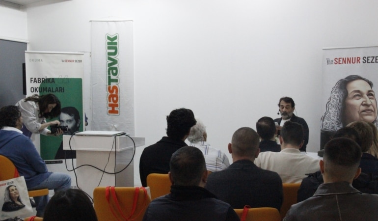 "SANATÇILAR SENNUR SEZER OKUYOR" ETKİNLİĞİNİN KONUĞU ARİF PİŞKİN OLDU HASTAVUK SANATÇI ARİF PİŞKİN'İ KONUK ETTİ