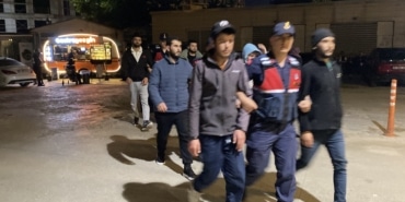 ÜLKEYE KAÇAK YOLLARLA GİREN 7 ŞAHIS YAKALANDI