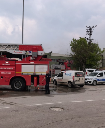 BURSA'DA SUNTA FABRİKASINDA KORKUTAN YANGIN
