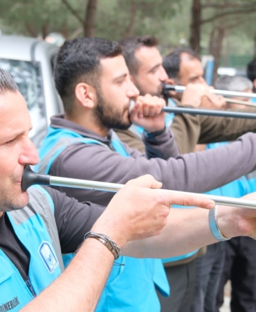'BOĞA YAKALAMA TİMİ' TEYAKKUZDA BEKLİYOR YILDIRIM BELEDİYESİ KURBAN BAYRAMINA HAZIR