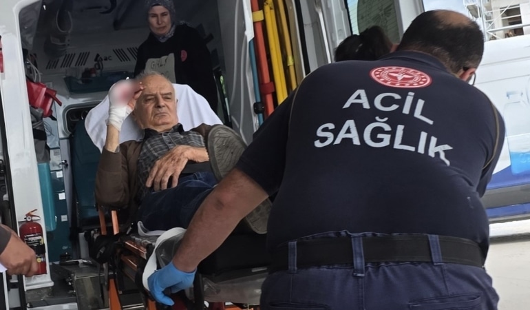 ELİNİ BIÇKI MAKİNESİNE KAPTIRDI, PARMAĞI KOPTU
