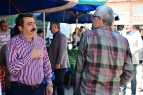 BAŞKAN YILMAZ ESNAF VE VATANDAŞLA BAYRAMLAŞTI