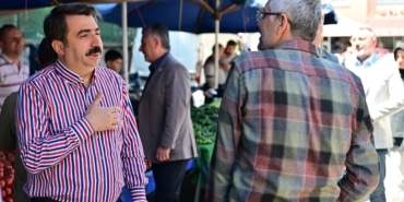 BAŞKAN YILMAZ ESNAF VE VATANDAŞLA BAYRAMLAŞTI