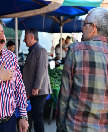 BAŞKAN YILMAZ ESNAF VE VATANDAŞLA BAYRAMLAŞTI