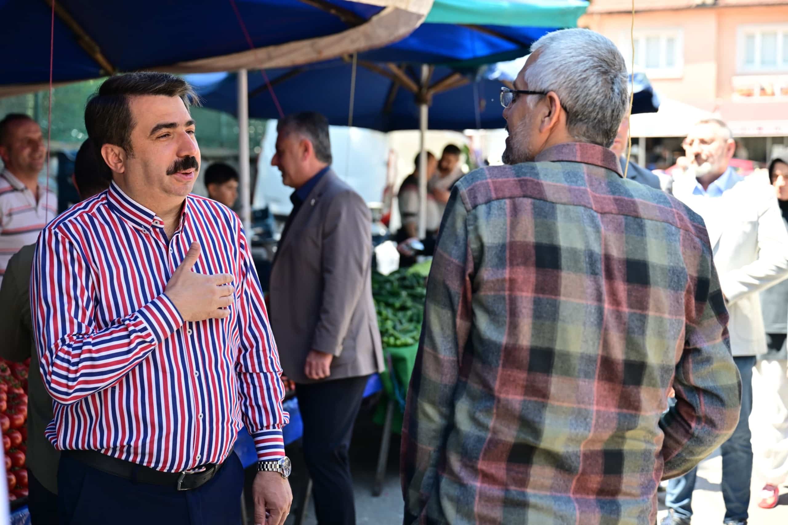 BAŞKAN YILMAZ ESNAF VE VATANDAŞLA BAYRAMLAŞTI