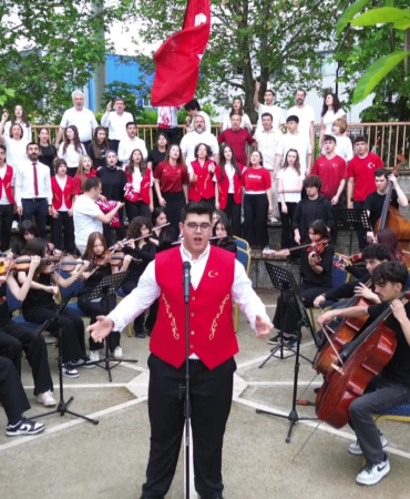 BURSA'NIN GENÇ MÜZİSYENLERİ DÜNYA KUPASI YOLUNDA: "BİZİM ÇOCUKLAR" FİNALDE