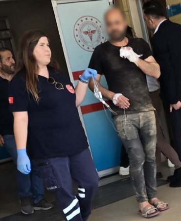 MAKİNEYE KAPTIRDIĞI PARMAĞI KOPTU