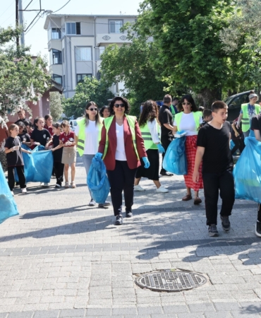 NİLÜFER'DE ÇEVRE ETKİNLİKLERİ GÖLYAZI'DA "ÇEVRECİ ELLER" İLE BAŞLADI