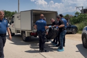 'BOŞANMAK İSTİYORUM' DEDİ 10 YAŞINDAKİ ÇOCUĞUNUN YANINDA DEFALARCA BIÇAKLANARAK ÖLDÜRÜLDÜ BURSA'DA EŞİNİ ÇOCUĞUNUN GÖZLERİ ÖNÜNDE ÖLDÜREN ŞÜPHELİNİN İFADESİ ORTAYA ÇIKTI